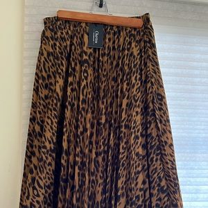 Chartou Collection leopard high waist A line midi long skirt.